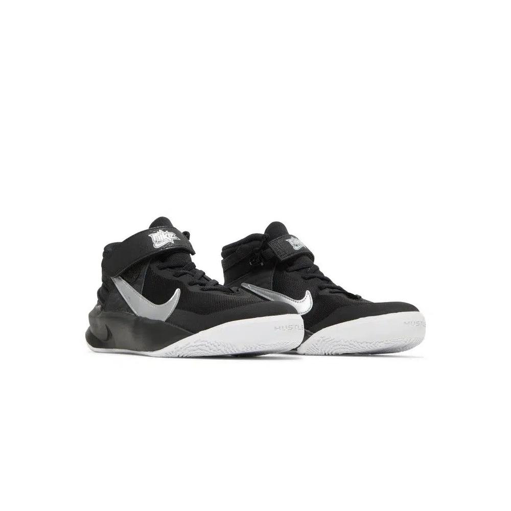 Кроссовки Nike Team Hustle D10 FlyEase GS 'Black Metallic Silver' 8