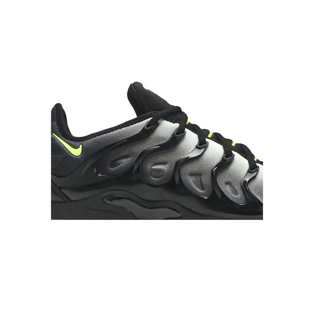 Кроссовки Nike Air VaporMax Plus 'Неон' 3