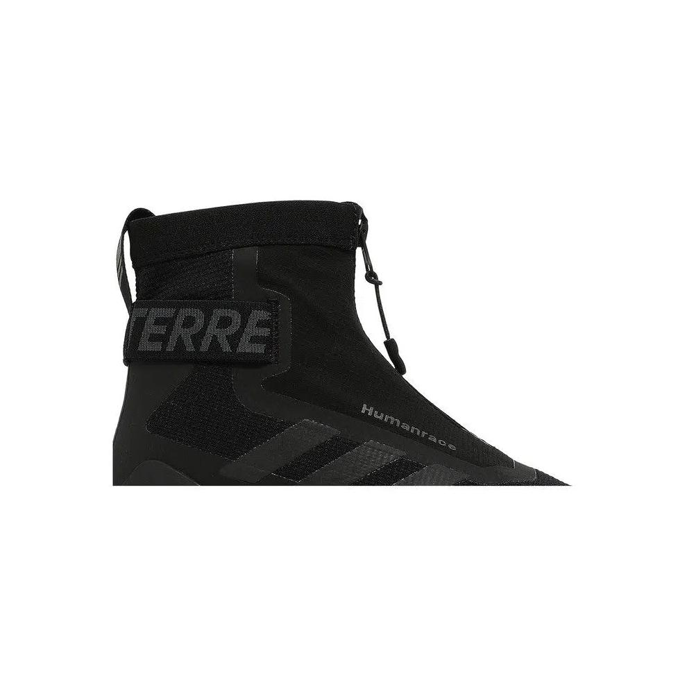 Ботинки Pharrell x adidas Terrex Free Hiker Zip 'Triple Black' 2