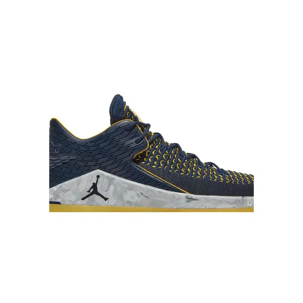 Кроссовки Air Jordan 32 Low 'Michigan Wolverines' 2