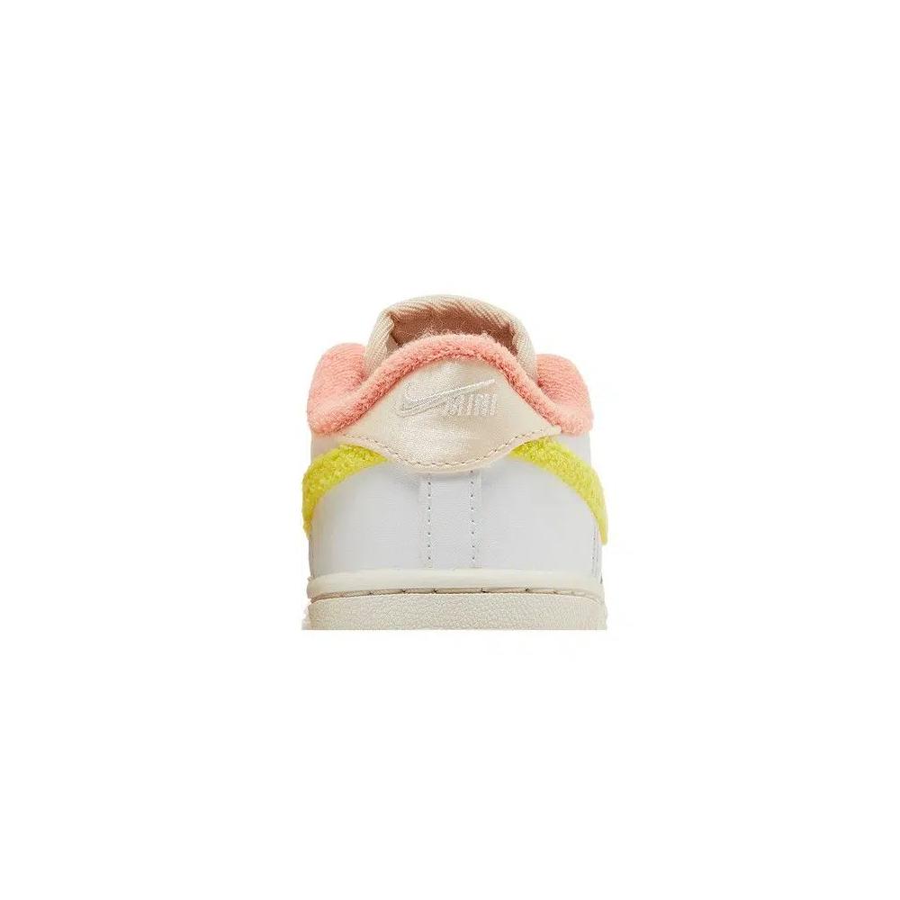 Лайфстайл Nike Force 1 LV8 TD 'White Yellow Strike' 7