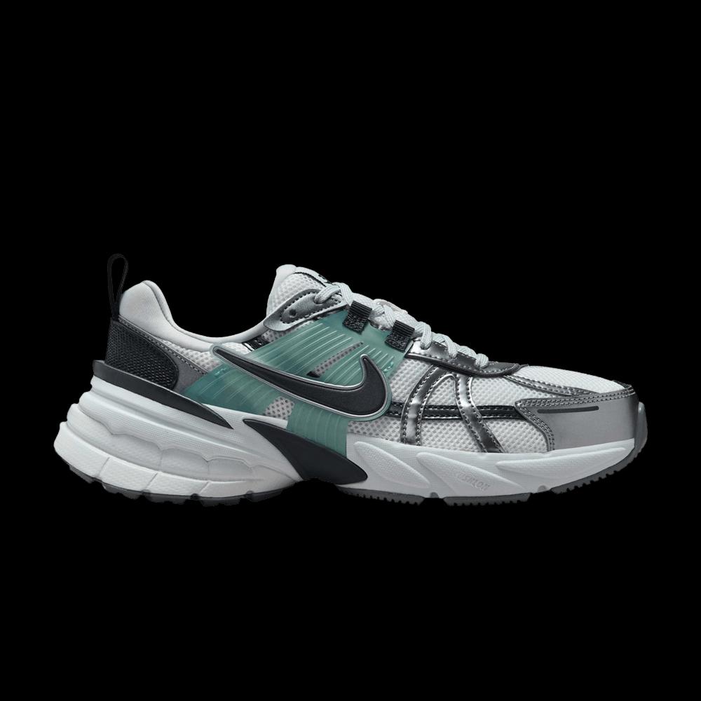 Кроссовки Nike Wmns V2K Run 'Summit White Metallic Cool Grey' 1