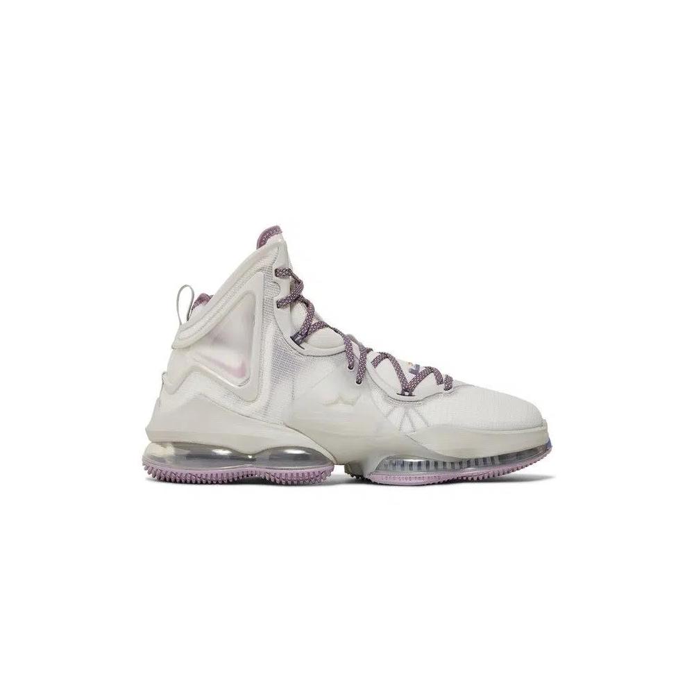 Кроссовки Nike LeBron 19 'The Cast' 1