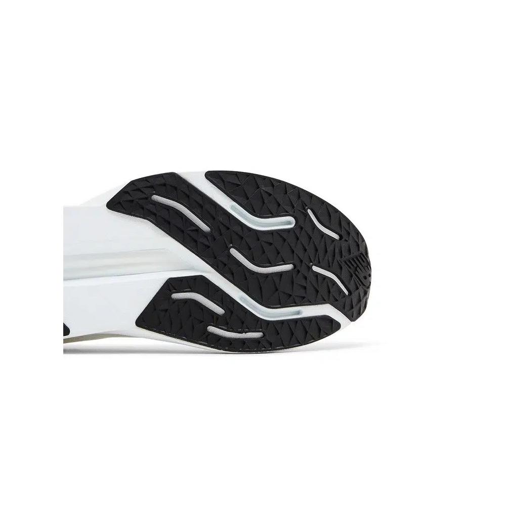 Кроссовки New Balance FuelCell Propel v5 'White Black' 5