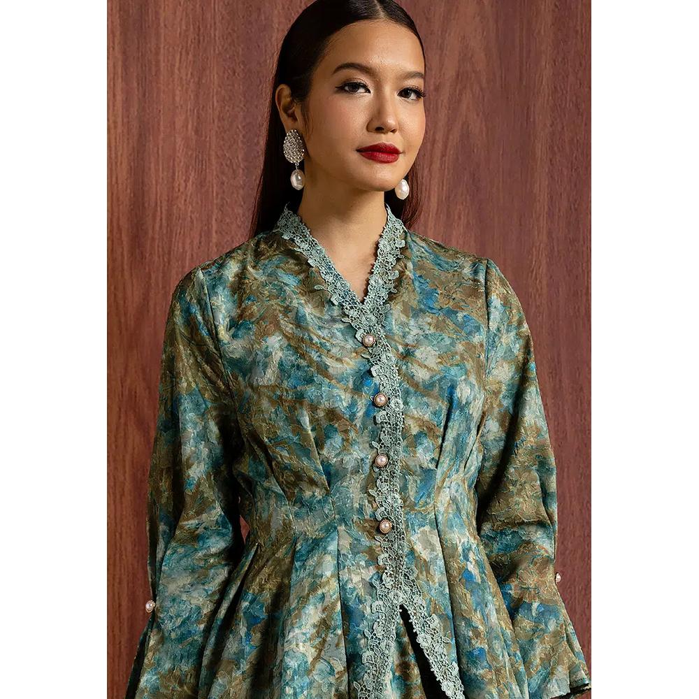 AURORA KEBAYA КОМПЛЕКТ С ПЕПЛУМОМ 3
