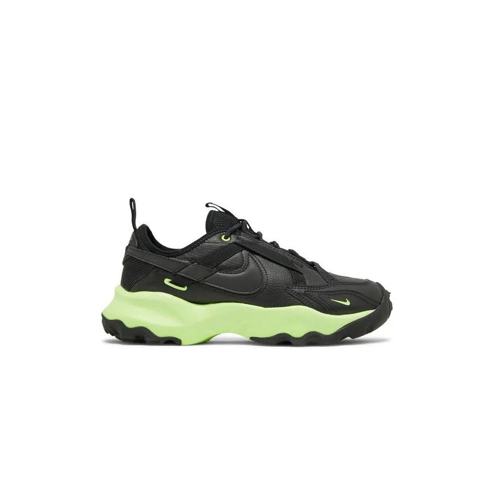Кроссовки Nike Wmns TC 7900 'Black Ghost Green' 1