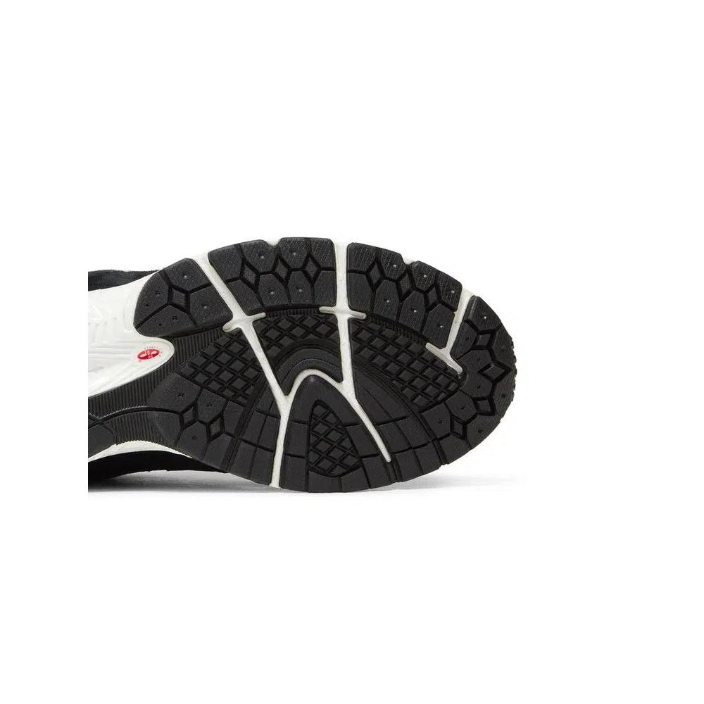 Кроссовки New Balance 2002R 'Black Sepia' 5