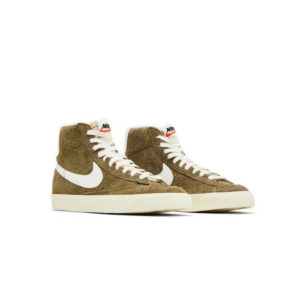 Кроссовки Nike Wmns Blazer Mid '77 Vintage 'Olive Suede' 8