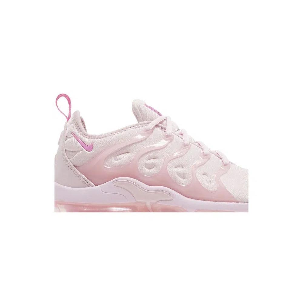 Кроссовки Nike Wmns Air VaporMax Plus 'Pink Foam' 2