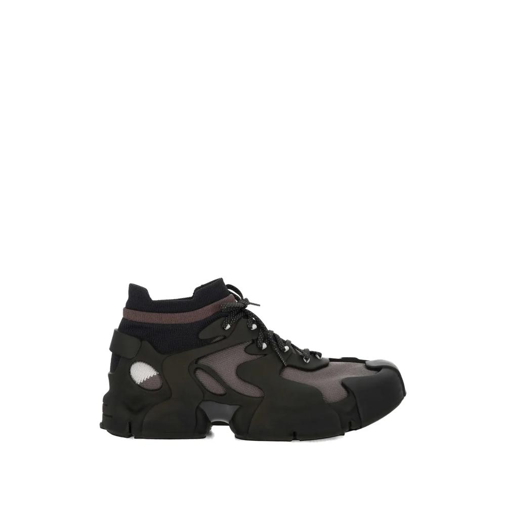 Кроссовки из коллаборации с Camper 1