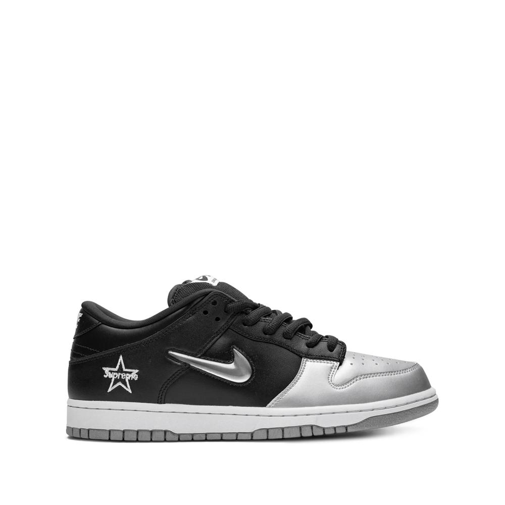 Кроссовки SB Dunk Low из коллаборации с Supreme 1