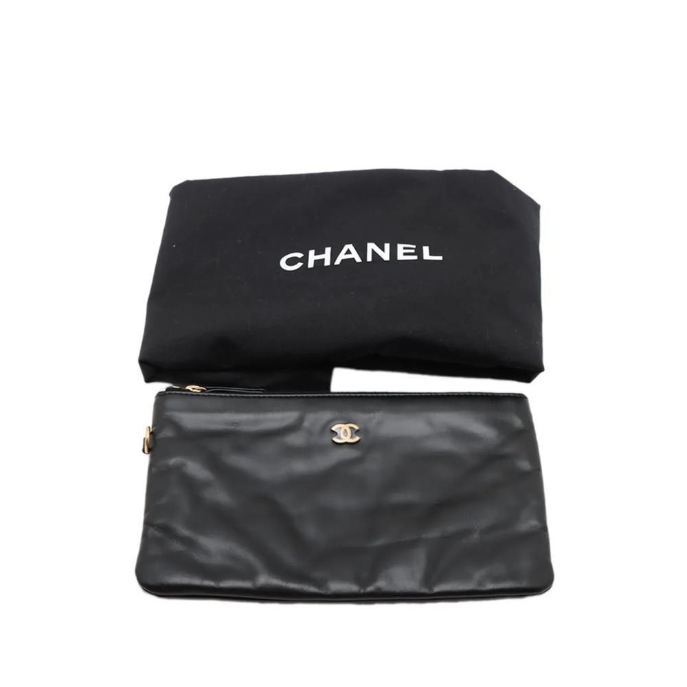Маленькая сумка-тоут Quilted Shiny Calfskin 22 Handbag (2021-2026 годы) 2