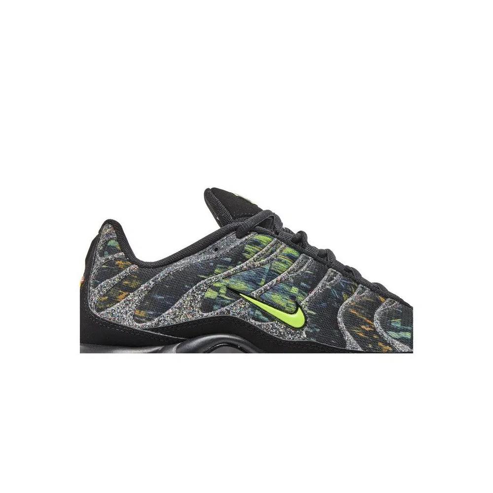Кроссовки Nike Air Max Plus 'Sustainable - Black Volt' 2