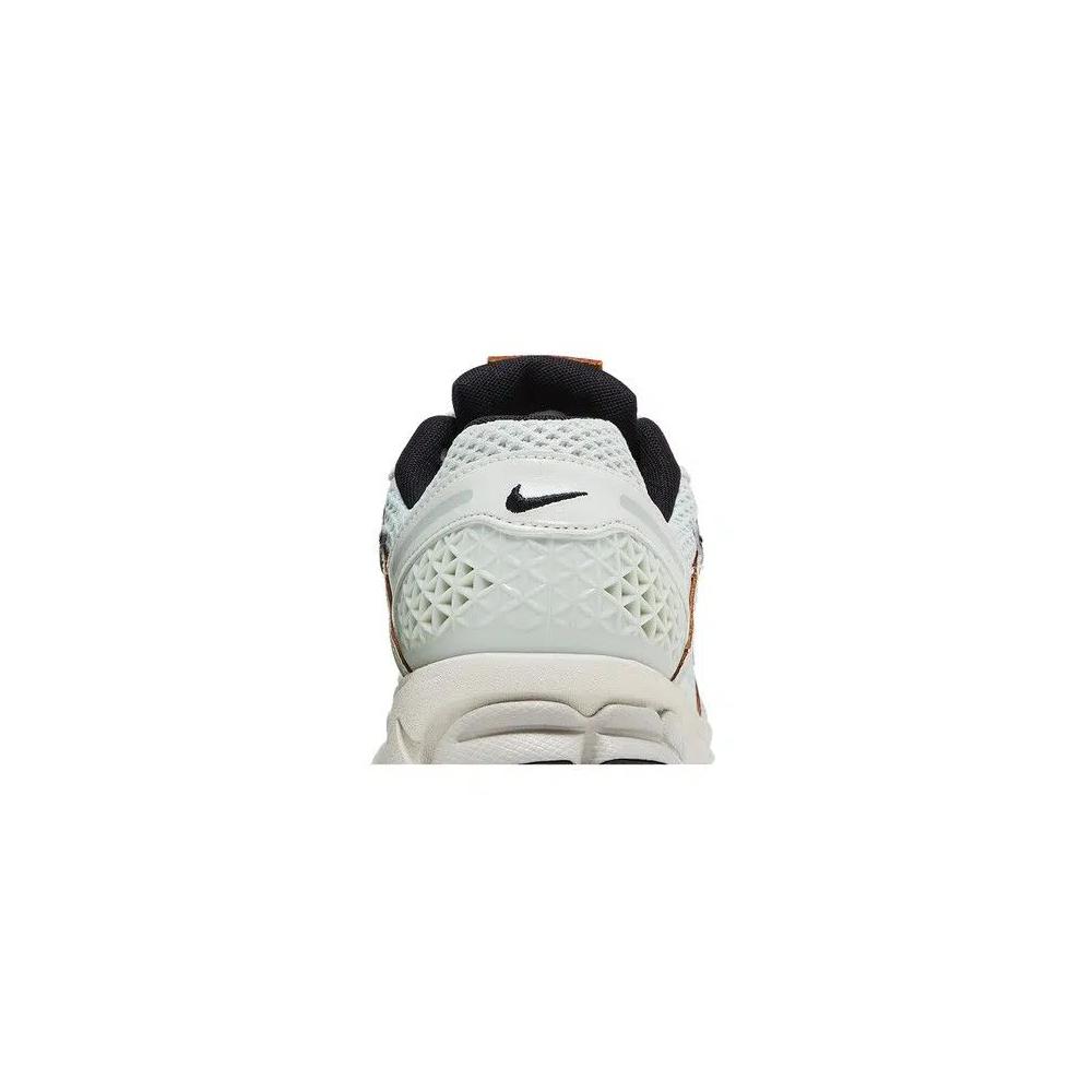 Кроссовки Nike Wmns Air Zoom Vomero 5 'Light Silver Chrome' 7