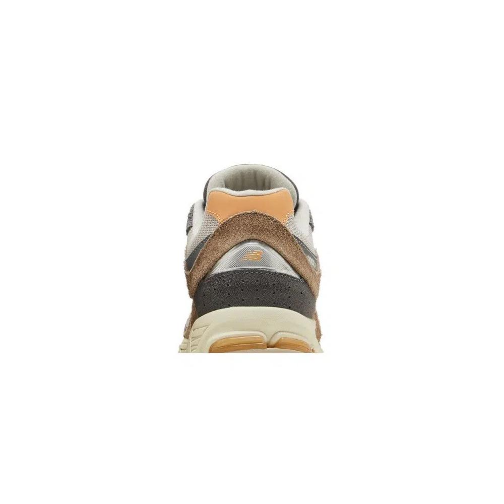 Кроссовки New Balance 2002R 'Mushroom Hazy Peach' 7