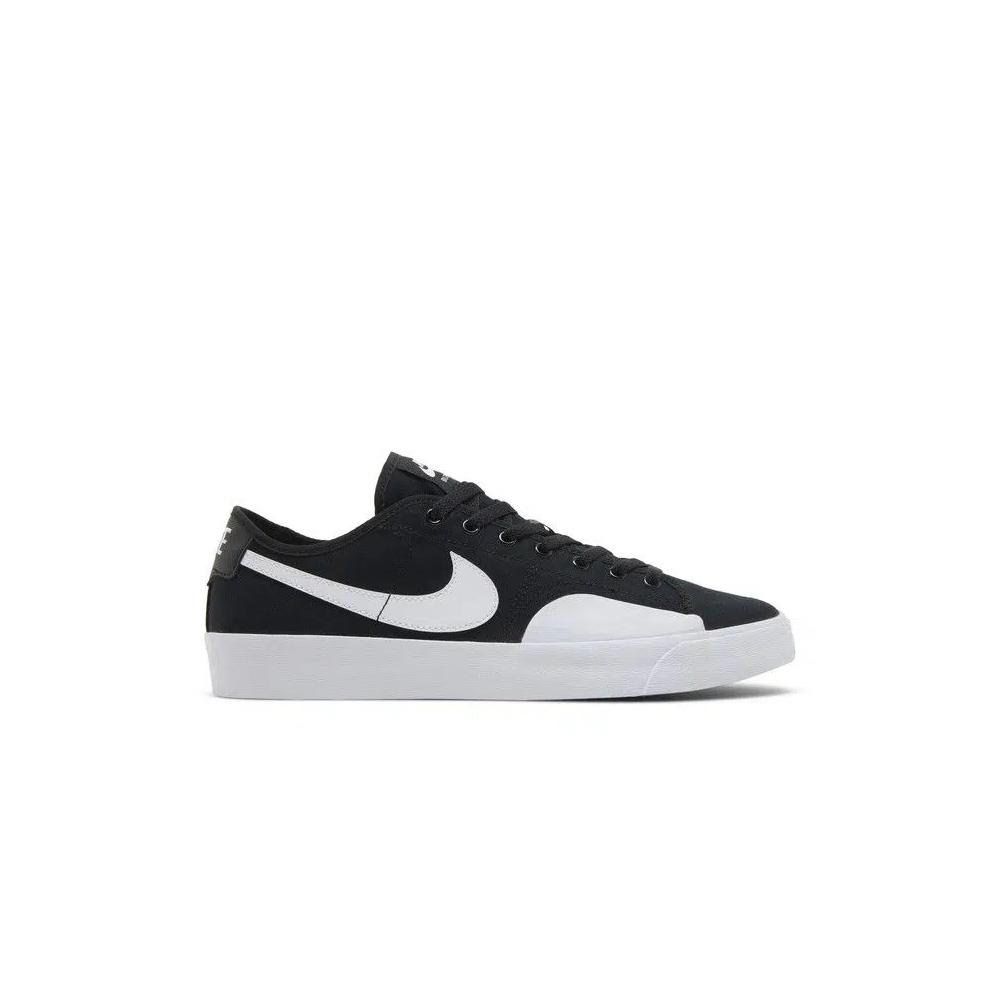 Кроссовки Nike Blazer Court SB 'Black White' 1