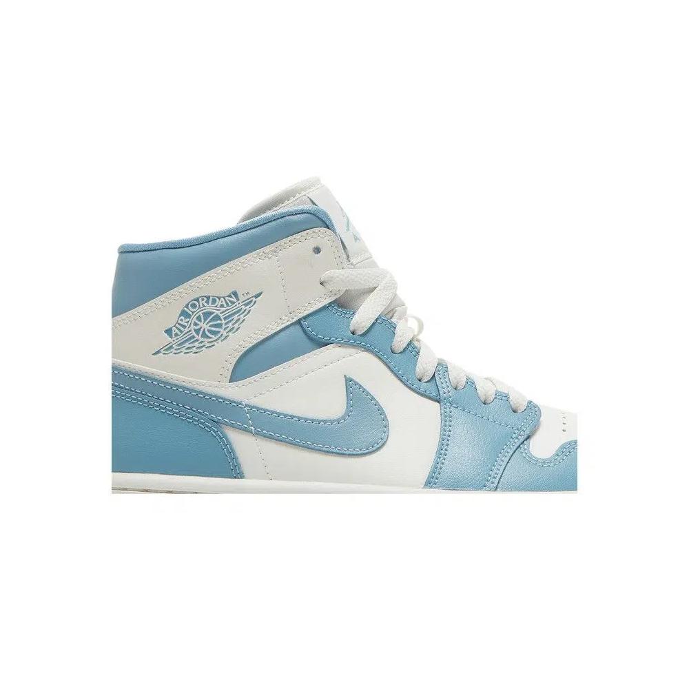Кроссовки Wmns Air Jordan 1 Mid 'Юниверсити Блю' 2