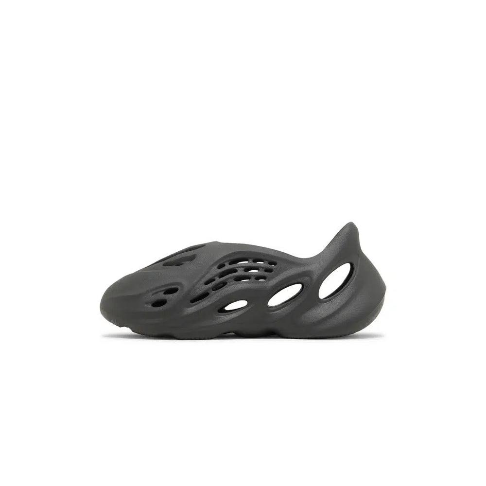 Лайфстайл adidas Yeezy Foam Runner 'Carbon' 3