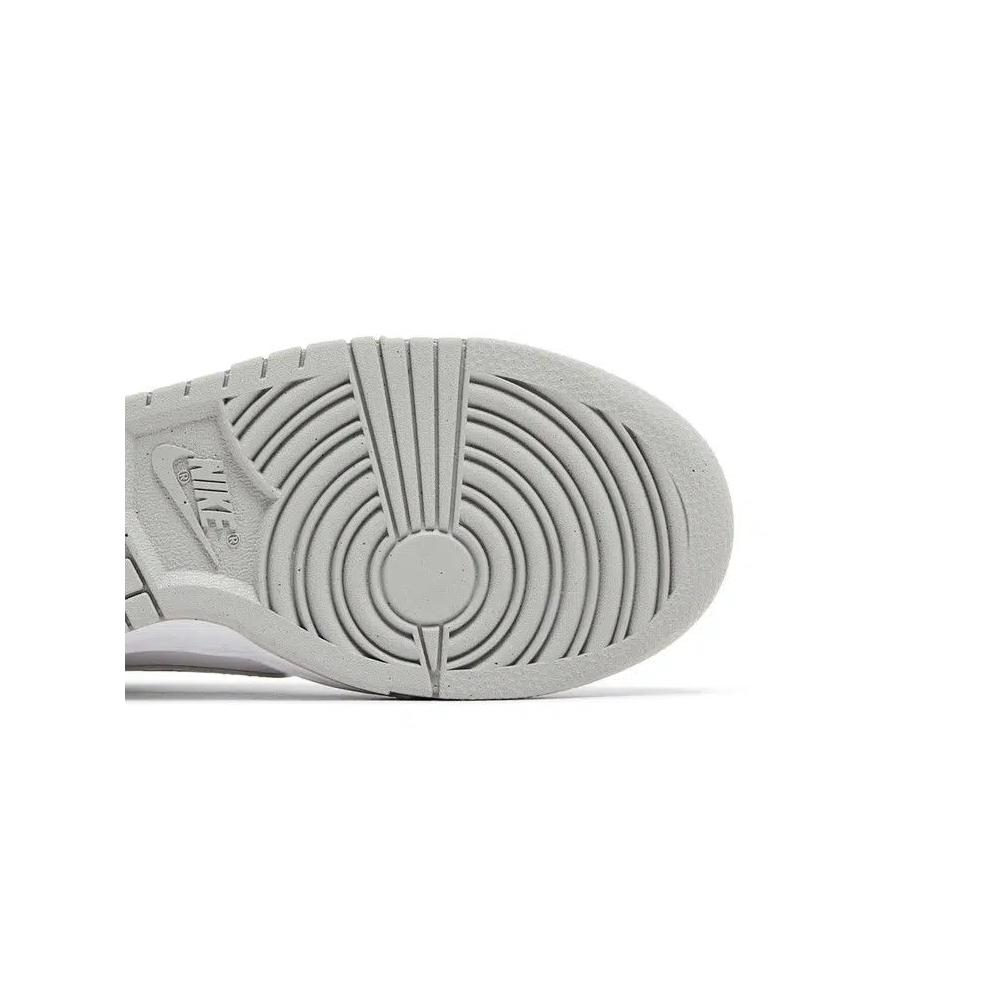 Кроссовки Nike Wmns Dunk Low Next Nature 'Light Smoke Grey' 5