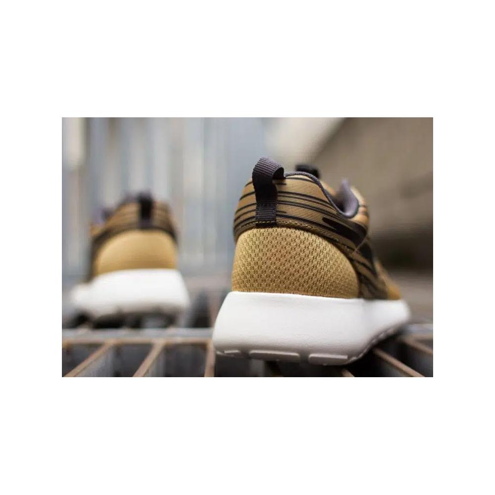 Шиповки Nike Rosherun Hyperfuse 'Metallic Gold' 6