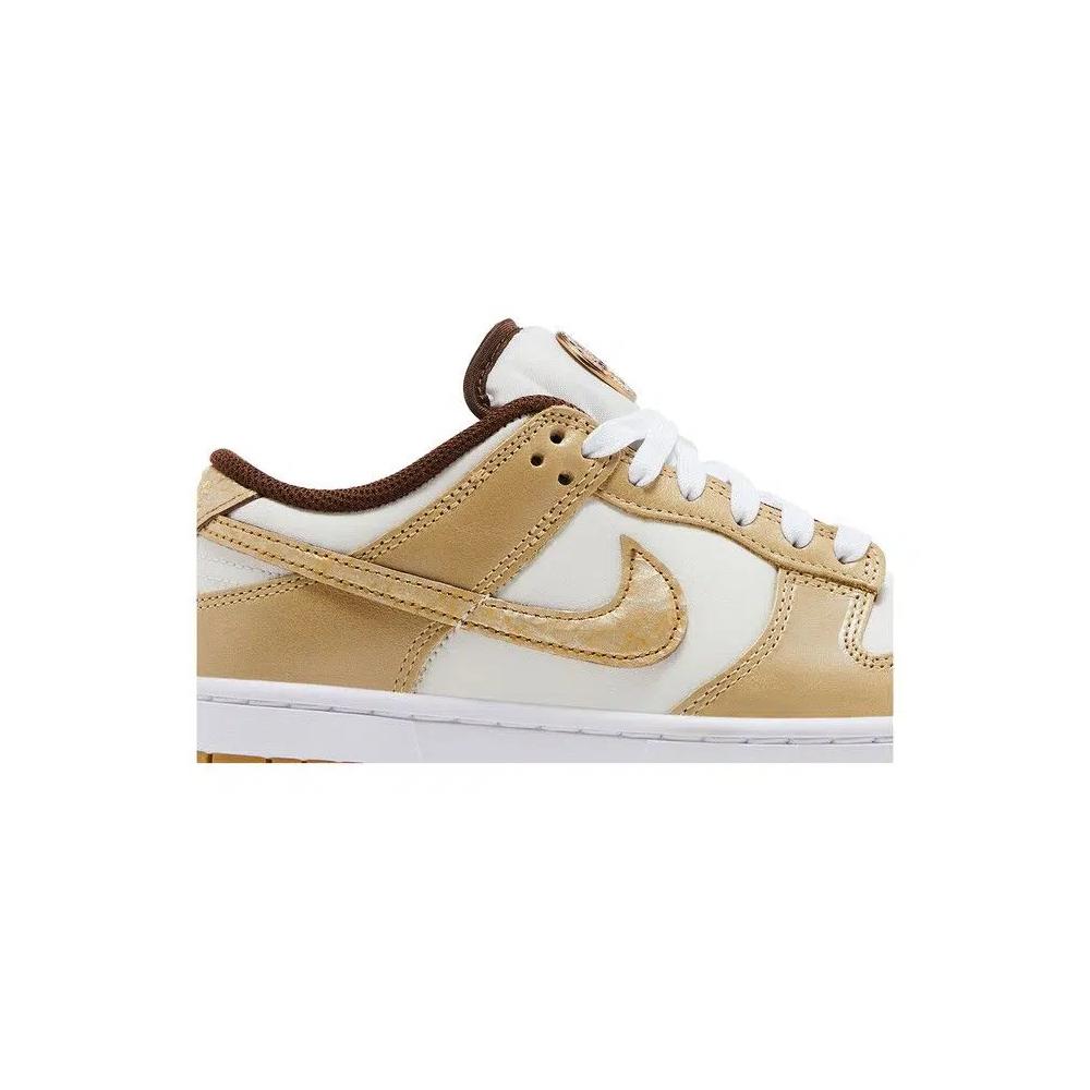 Кроссовки Nike Wmns Dunk Low LX 'Be The One' 2