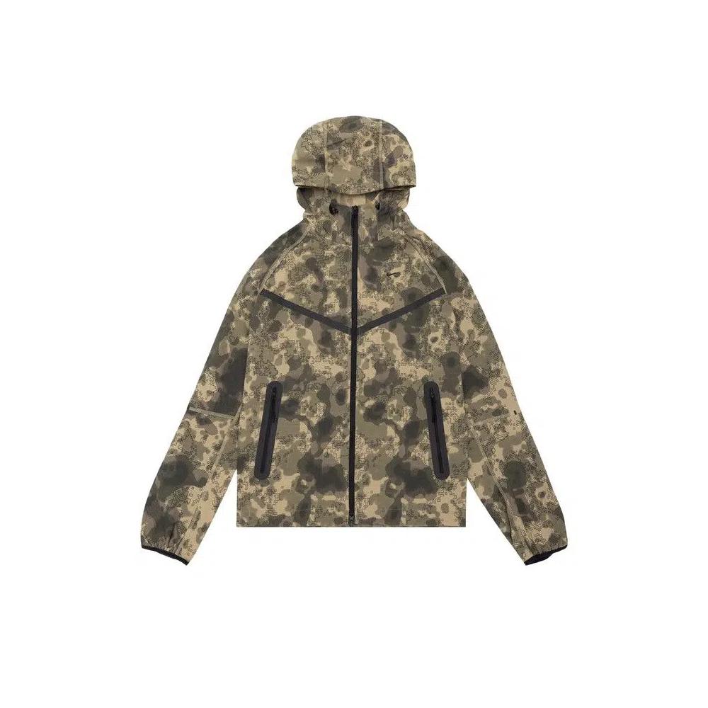 Верхняя одежда Nike Tech Dri-FIT Woven Camo Windrunner Oversized Jacket 'Neutral Olive/Black' 1