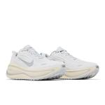 Обувь Nike Vomero Plus 'Platinum Tint' 8