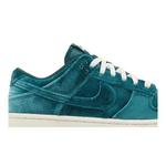 Кроссовки Nike Wmns Dunk Low 'Green Velvet' 2