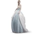 Фарфоровая фигурка Her Special Day Bride (36 см) 1