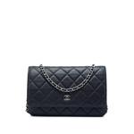 Стеганая сумка через плечо CC Quilted Caviar Wallet on Chain (2013-2014 годы) 1