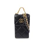 Стеганая сумка для телефона Chanel 19 1