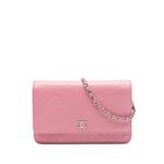 Сумка через плечо Camellia Wallet On Chain с тисненым логотипом CC (2010-2011 годы) 1