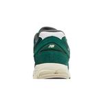 Кроссовки New Balance 2002R 'Suede Pack - Forest Green' 7