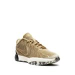 Кроссовки LeBron 21 Metallic Gold из коллаборации с The Shop 2