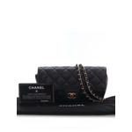 Стеганая сумка через плечо CC Quilted Caviar Sunglasses Case with Chain (2021 год) 2