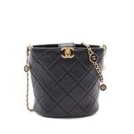 2021 quilted bucket bag 1