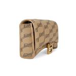 Hourglass BB Monogram Chain Wallet в бежевом цвете 2