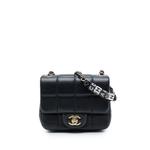 Стеганая мини-сумка через плечо Lambskin Resin Crystal Square Monacoco Flap (2021-2026 годы) 1