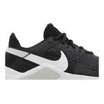 Кроссовки Nike Wmns Legend Essential 2 'Black White' 2