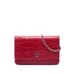 Сумка через плечо Camellia Wallet On Chain с тисненым логотипом CC (2014 год) 1