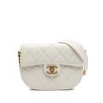 Сумка через плечо CC Quilted Lambskin Round Moon Messenger Flap (2021-2025) 1