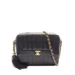 Сумка через плечо CC Vertical Quilted Lambskin Tassel Flap Camera Bag (1994-1996 годы) 1