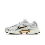 Кроссовки Nike V5 RNR 'Parachute Beige Metallic Pewter' 3