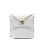 Маленькая сумка через плечо Quilted Calfskin About Pearls Hobo (2021 год) 1