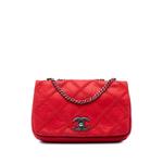 Сумка через плечо Iridescent Calfskin Diamond Stitch Flap (2012-2013 годы) 1