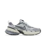 Кроссовки Nike Wmns V2K Run «Pure Platinum Wolf Grey» 1