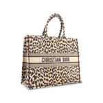 Book Mizza Embroidered Canvas Large tote bag 3