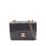 Сумка через плечо Mini CC Vertical Quilt Lambskin Mademoiselle Chain Flap (1991-1994 годы) 1