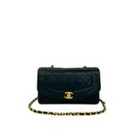 Маленькая сумка на плечо Quilted Lambskin Diana Single Flap (1989-1991 годы) 1