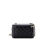 Маленький клатч Pearl Crush Vanity Case with Chain Quilted Lambskin 2
